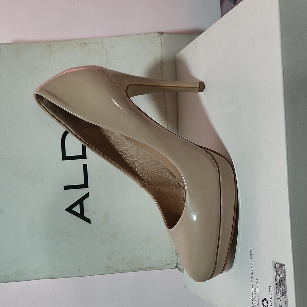 Shoes - Picture 3 of 5